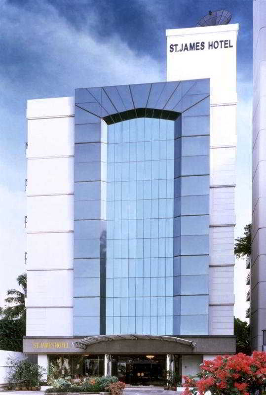 St. Khách sạn 3*